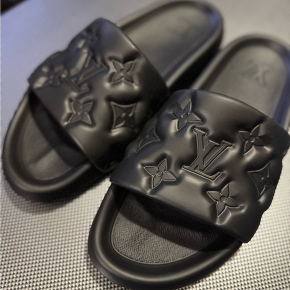 Louis Vuitton Men’s Black Embossed Waterfront Mule Slide Sandals - Picture 1 of 6